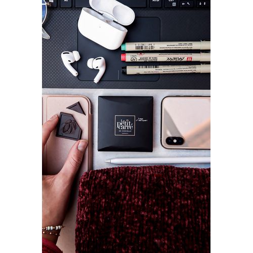Pochette personnalisée recto-verso 4 carrés de chocolat noir avec bagues personnalisées